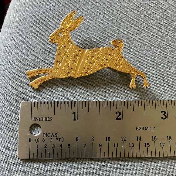 Rabbit Pin - Picture 7 of 7